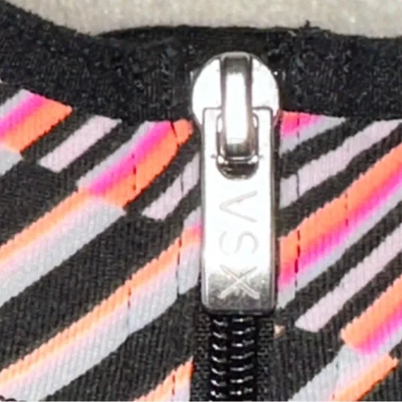 Victoria Secret Sports Bra Size 38C - 6347 - Picture 5 of 5